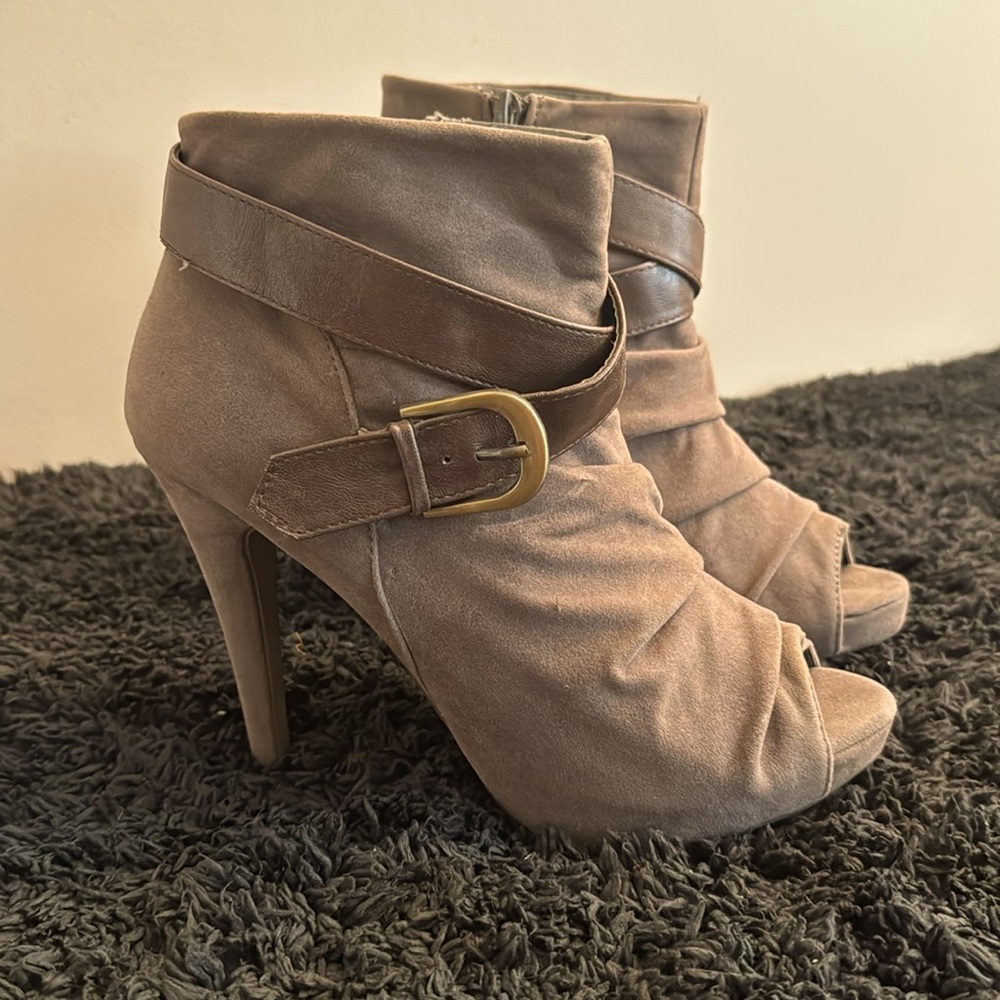 Peekaboo toe belt buckle suede high heels